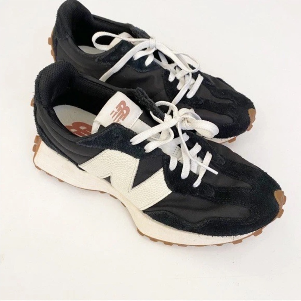 New Balance || 327 Sneakers Black Suede 7